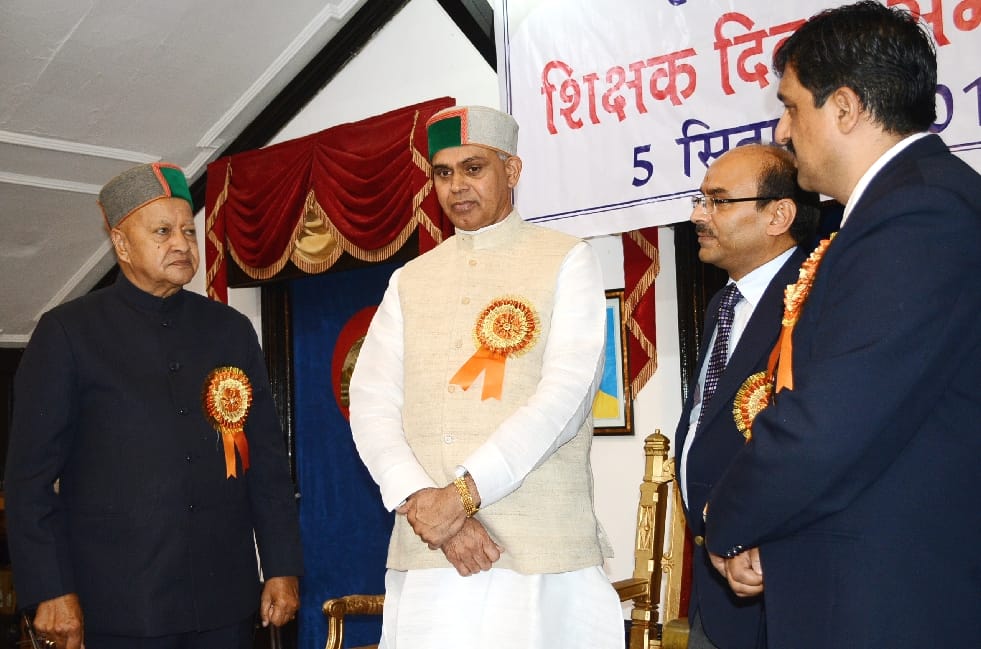 CM Virbhadra Singh Angry on Officers in Teachers Day Celebration.