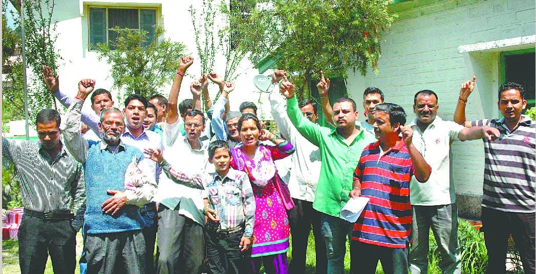 Wild animals disturbed people demonstrated panic