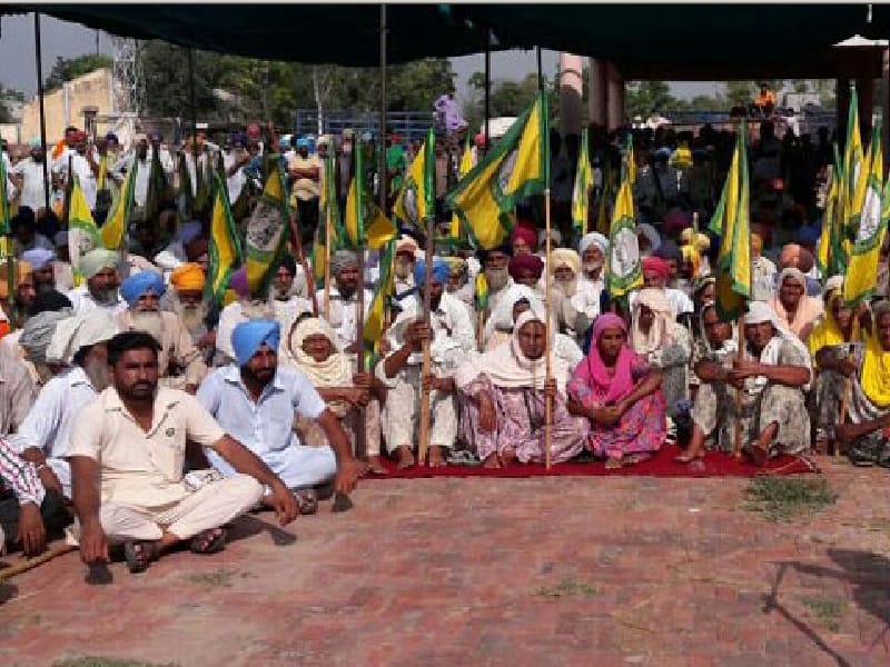 Kisan Mazdoor Jtthebandi, prevented by police from Chandigarh, Grachon encompass village, Sangrur