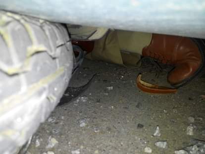 डंफर के नीचे दबा टीएसआई का शव