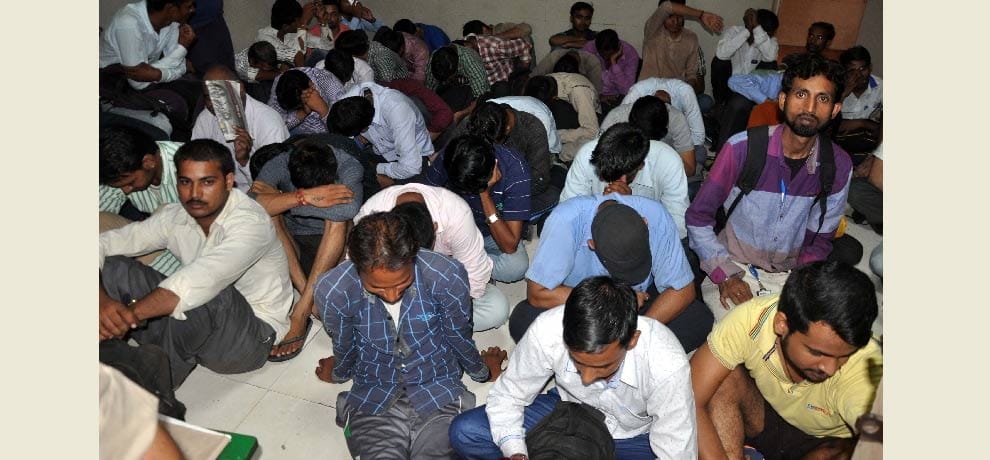 more then 300 paseengers arrested travelling without ticket in gurgaon