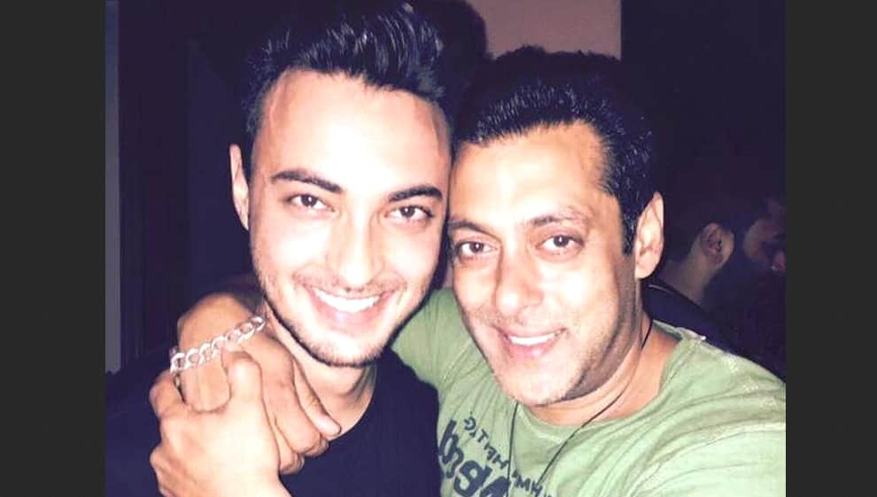 Salman Khan Helping Ayush Sharma In His Acting.