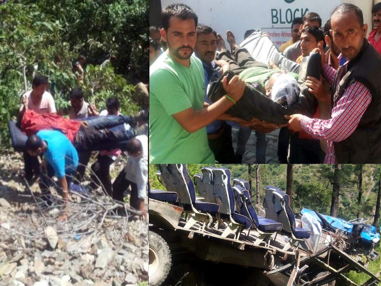 rescue photo of bus accident in dehradun.