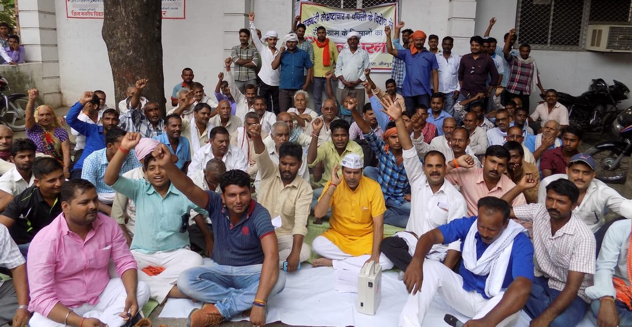 Consolidation in the protests against the rigged