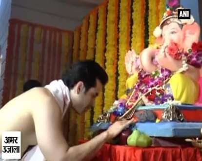 Watch: Bollywood celebs soak up Ganpati mania