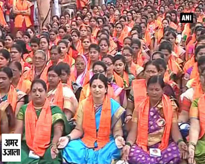21,000 women together chant Ganesha aarti in Pune 