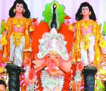 Ganesh idols established in the city 