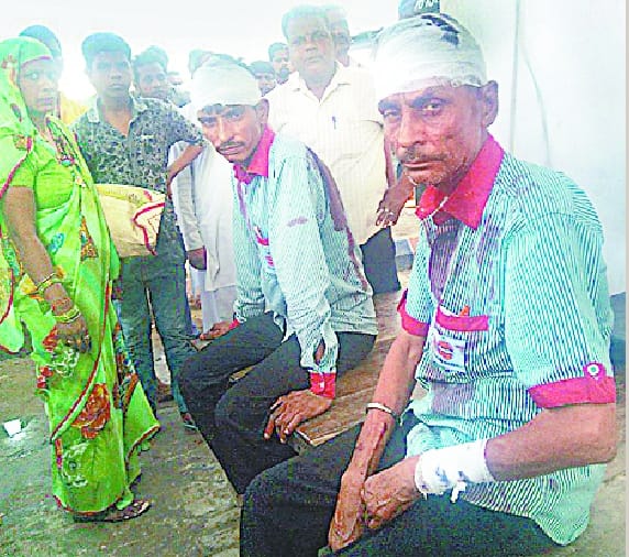 Salesmen and injured 40 thousand robbed