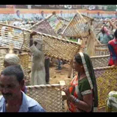 Video: Villagers looted Khatiya after 'Khat Varta' of  Rahul Gandhi