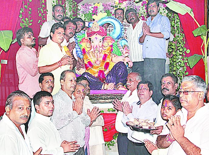 Ganpati Bappa Morya, Morya Tue idol ...