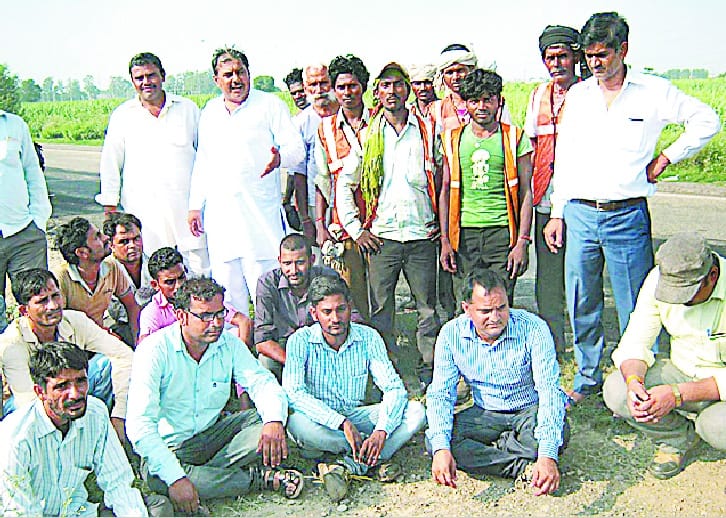 Engineers, workers hostage