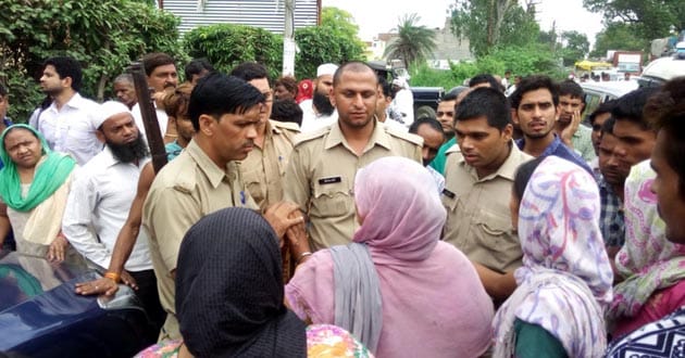 The women came to the streets to protest problems