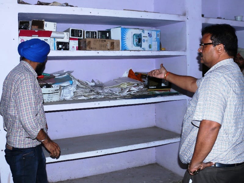 rade, DC rade in batala, DC threat to officers,  DC threat to see dirt, batala, amritsar
