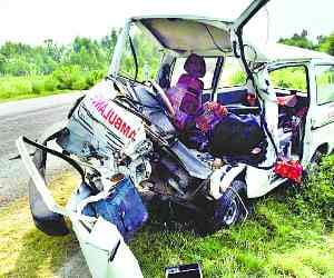 Unknown vehicle collision in the ambulance, including newborn three deaths