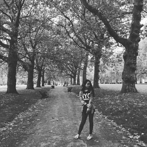 kajol and ajay devgan's daughter nyasa devgan's photos