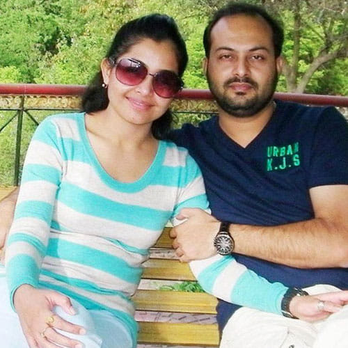 angoori bhabi shares pic with her 10 years old daughter