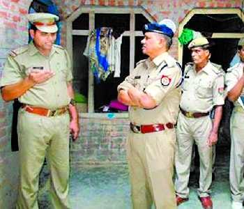 Married dead bodies hanging from noose