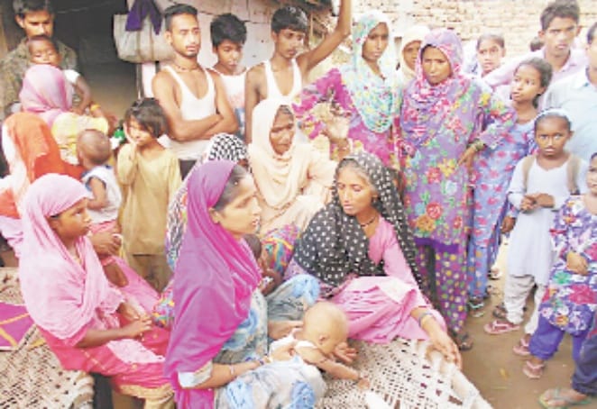 bijnor may -robbery-cast-in-two-villages