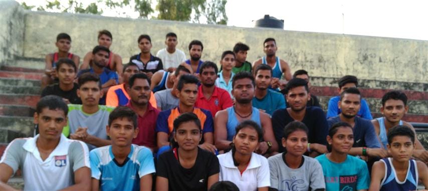 Aligarh ran on the track , won the gold medal Farrukhabad