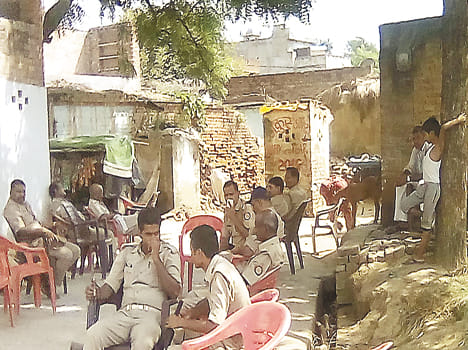 The two communities in dispute counter FIR