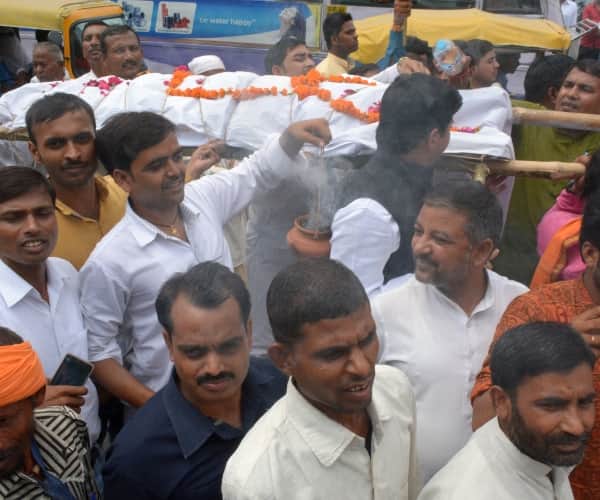 Protest by BJP against azam khan.