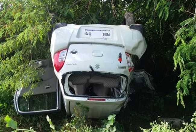 car upturned in tarantaran of punjab, four people including two child of a family died
