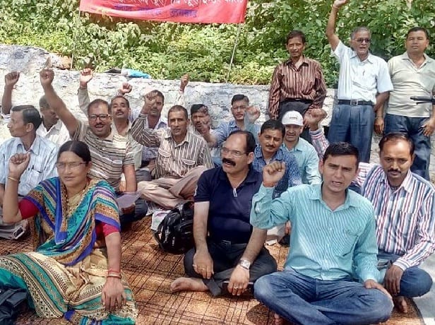 Teaching personnel to accelerate the movement alert