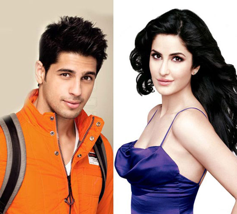 siddharth malhotra and katrina kaif film promotion on delhi airport