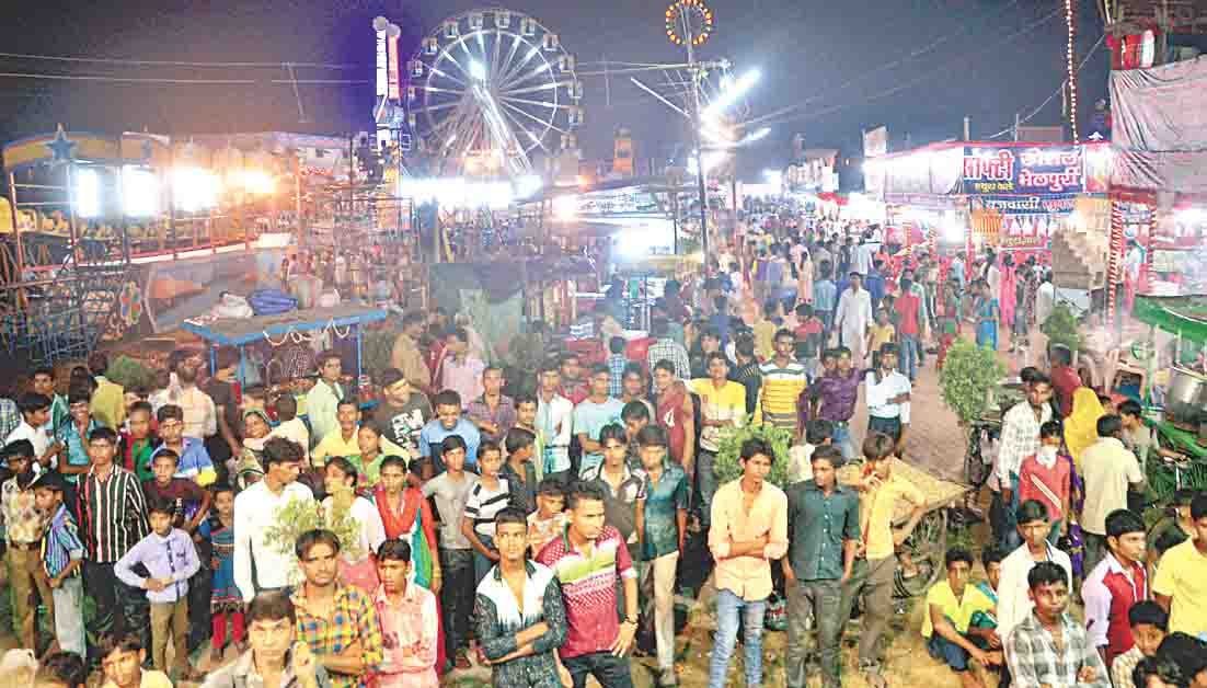 mela ganesh chauth men swang k manchan