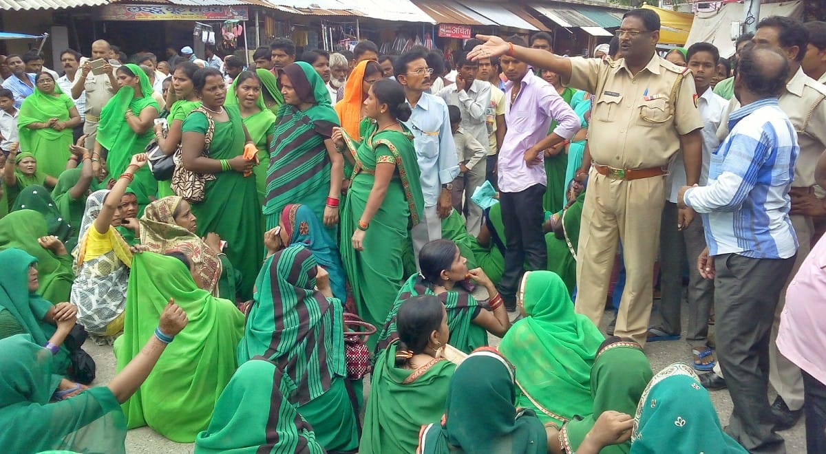 angered anganbadi workers jammed