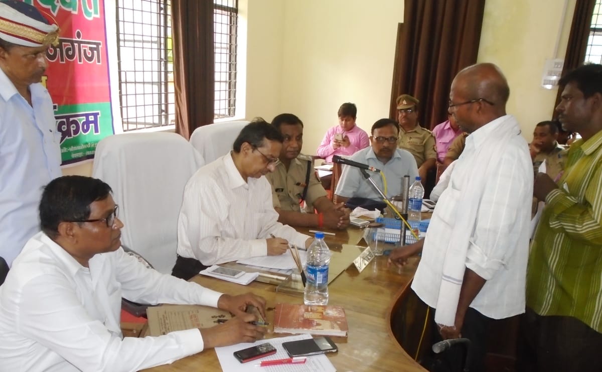 abscond 7 officers noticed