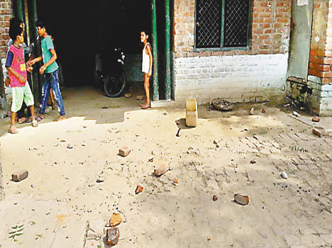 Children in conflict firing and stone pelting