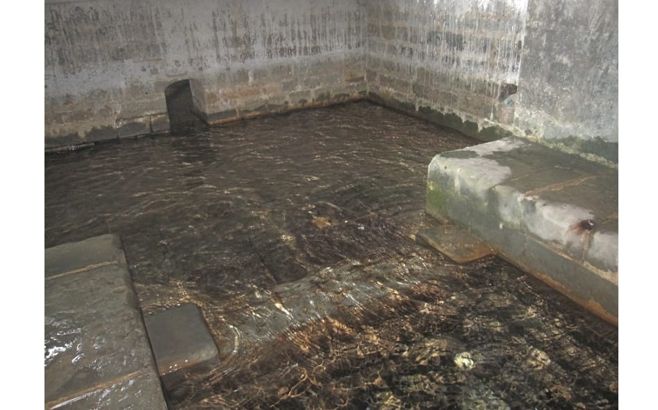 Mysterious Agojer bawadi at kangra.