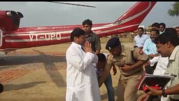 khaki fell at the feet of Shivpal in etawah