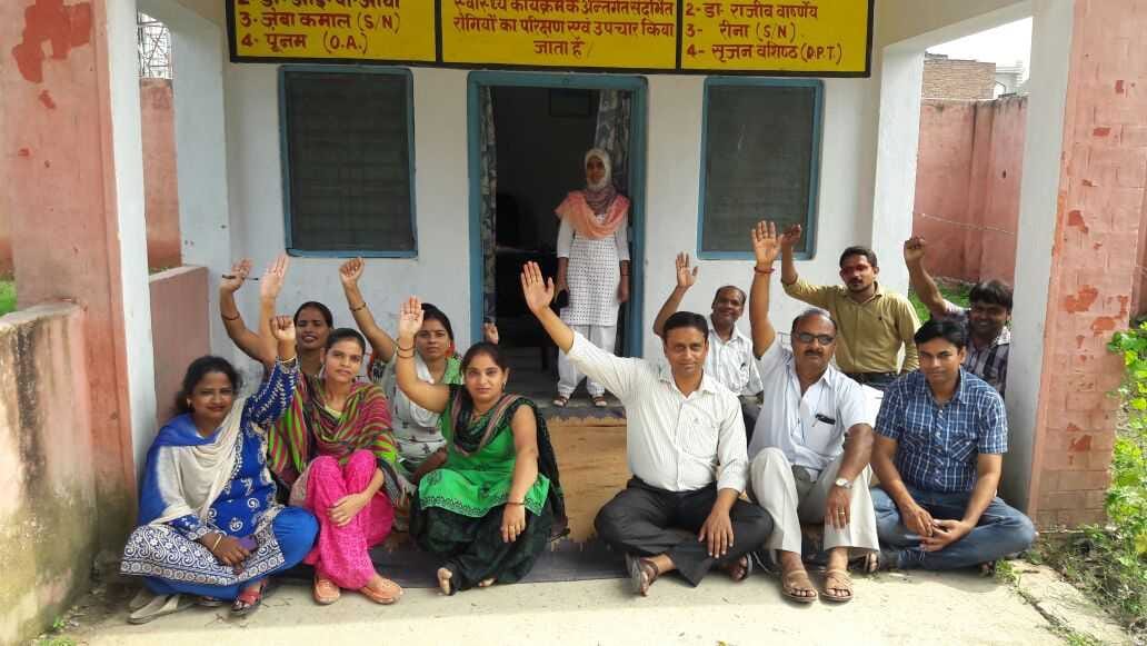 Contract workers continue strike 