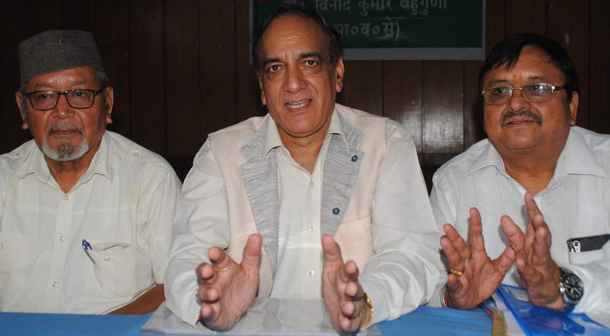 Dr. bahuguna became raksha morcha president.