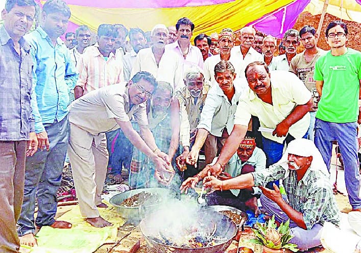 Muslims show generosity