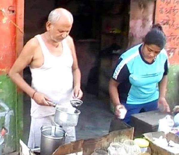 state and national level 7 gold medalist weight lifter santosh selling tea for survival
