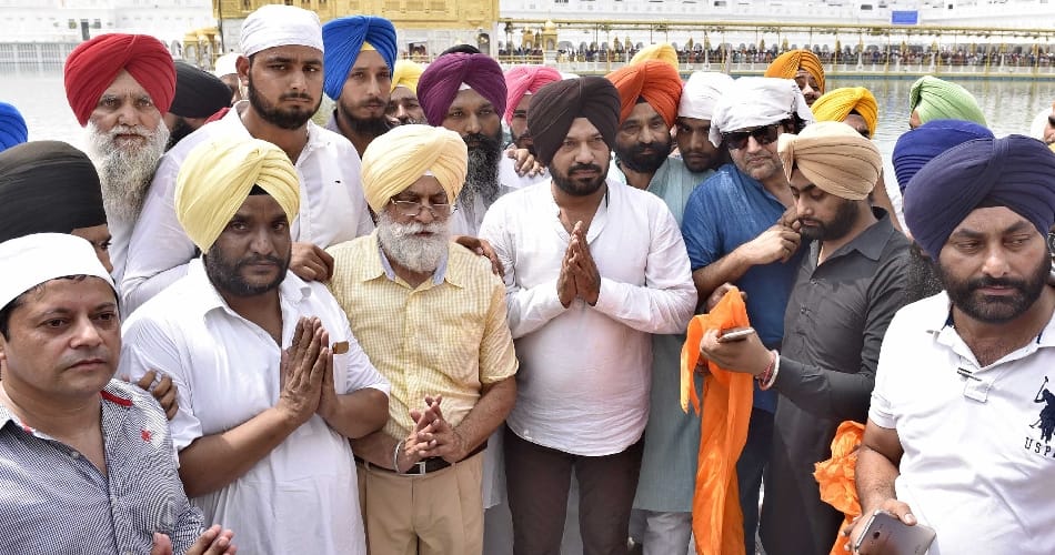 comedian gurpreet ghuggi profile, who resigns from aam aadmi party