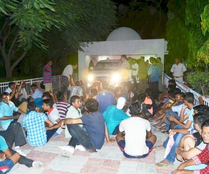  Students attack on profesor in BBAU.