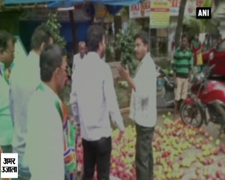 एमएनएस कार्यकर्ताओं का कहर