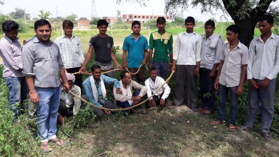 Villagers maintain power workers hostage