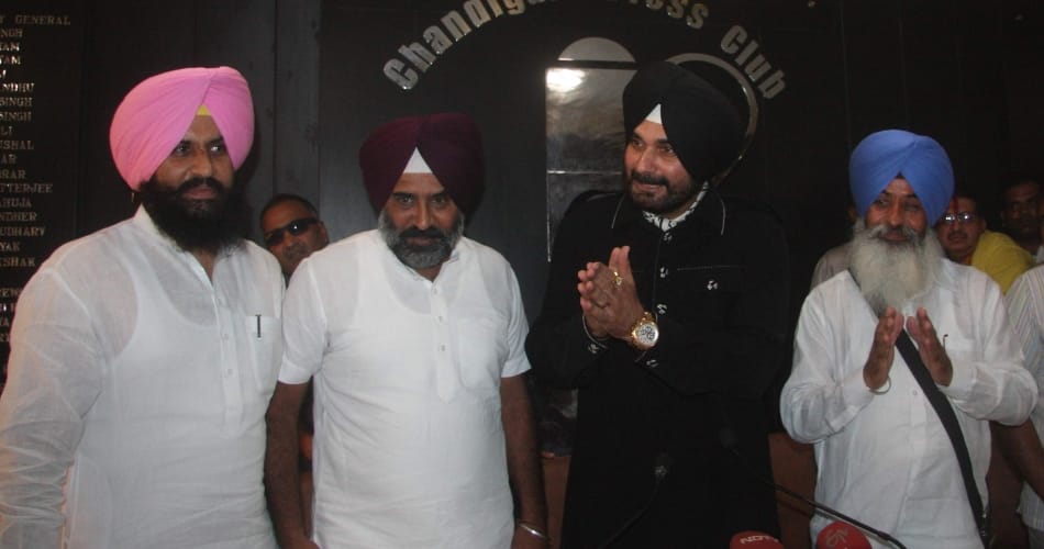 Sidhu's political moves, not BJP spared no Kejriwal