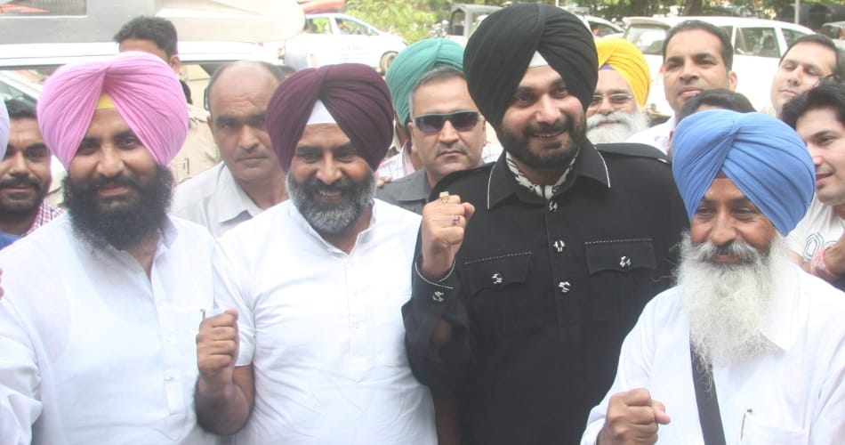 Navjot singh sidhu aawaj e punjab will be combine with aap or Congress