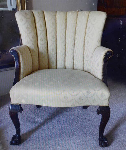 Couple Finds Diamond Jewels in Antique Chair