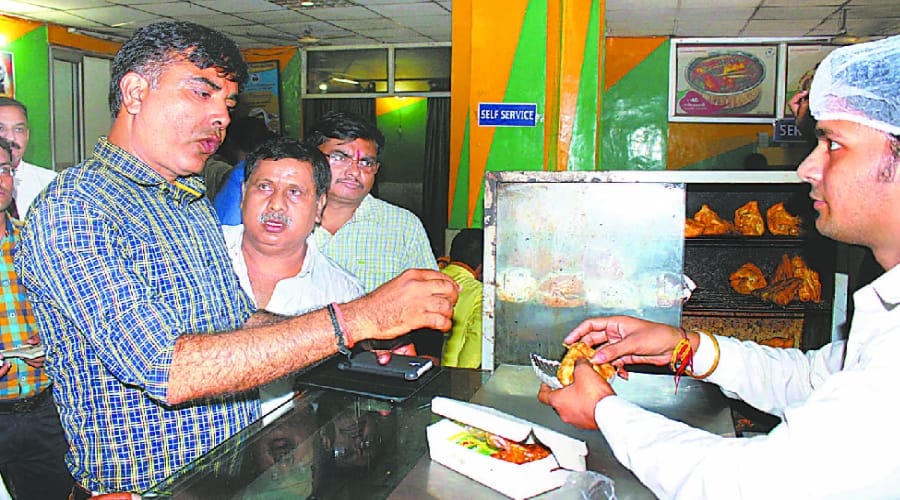 yatra sewa samiti visit in lucknow stations 