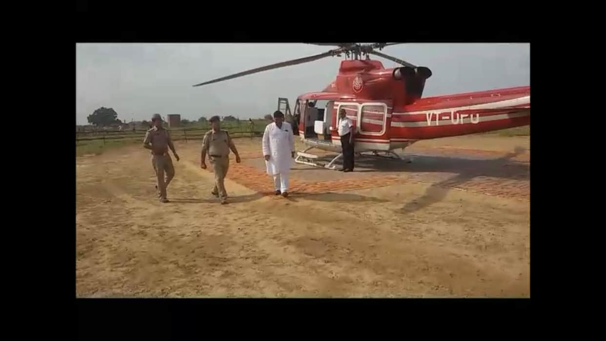 khaki fell at the feet of Shivpal in etawah
