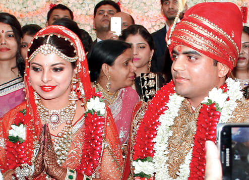 Mulayam and Lalu Prasad become grandfathers