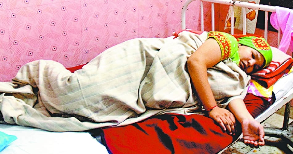 12 hours suffer maternal, delivery to the bathroom
