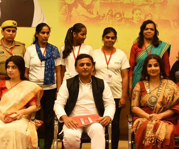 vidya balan to promote samajwadi pension yojna.